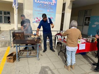 Χριστουγεννιάτικο παζαράκι Συνδέσμου Γονέων 